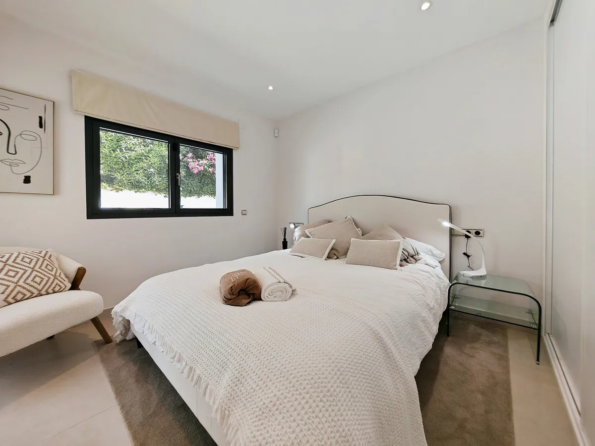 02d69545-375f-468f-a876-c37ee495874c