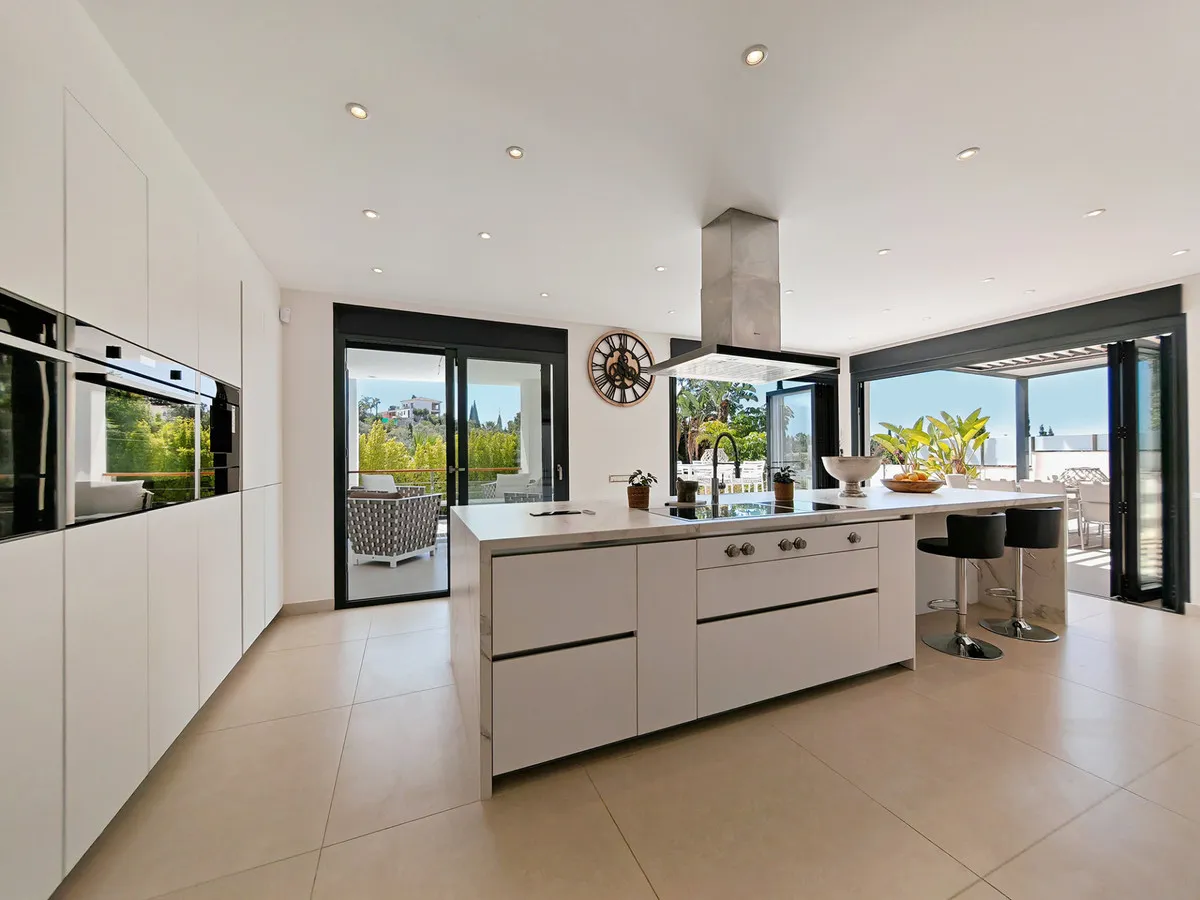 32a91b3b-effe-4e47-8790-8ffa18ad7a81