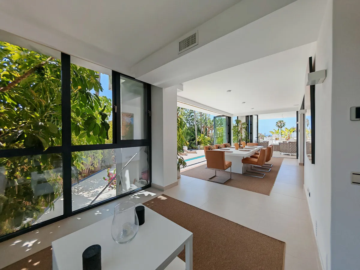 6e9e0dc8-aab9-443d-b614-3892ba84c680