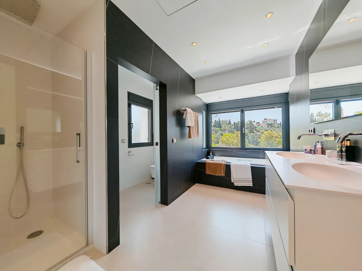 c56d339d-6922-4fd8-823b-6173a0d88310