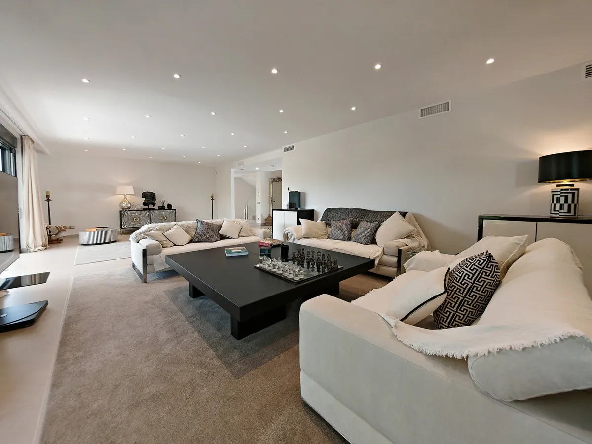 d2412c95-792f-492b-b996-f3e999fd31c4