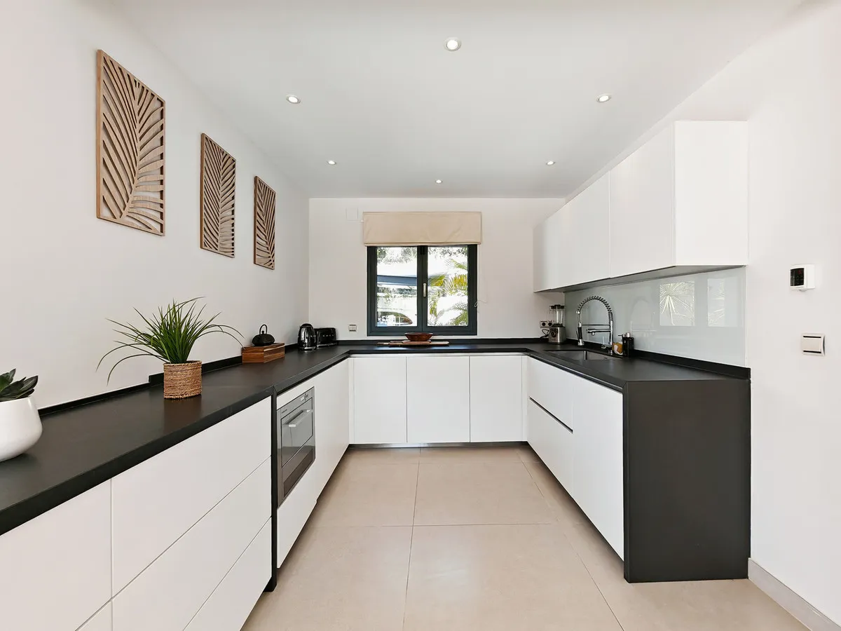 db292363-39fd-4c1d-b44d-2d7c80111f92