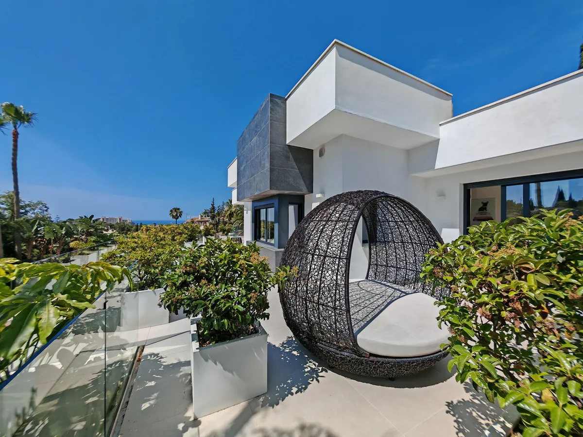 e7a2c232-383a-4bae-a6b8-3fcad3b14b50