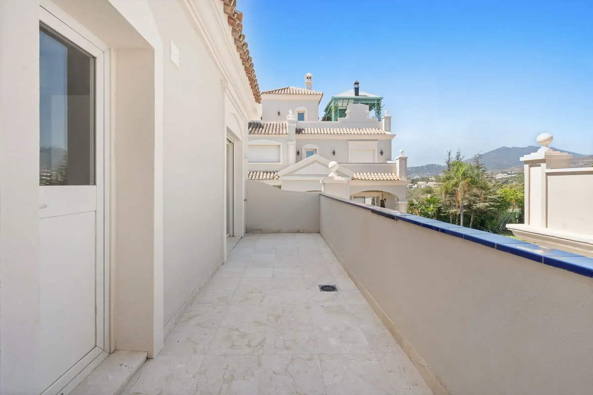 b4806943-0a35-42e2-a9cc-26d0e779c4d6