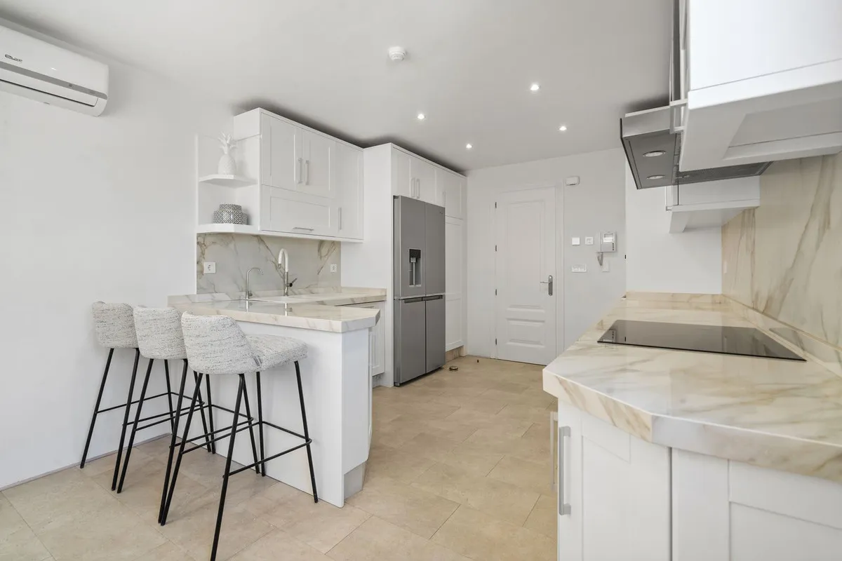 b6a02227-cc61-40dd-b177-4956af4dca61