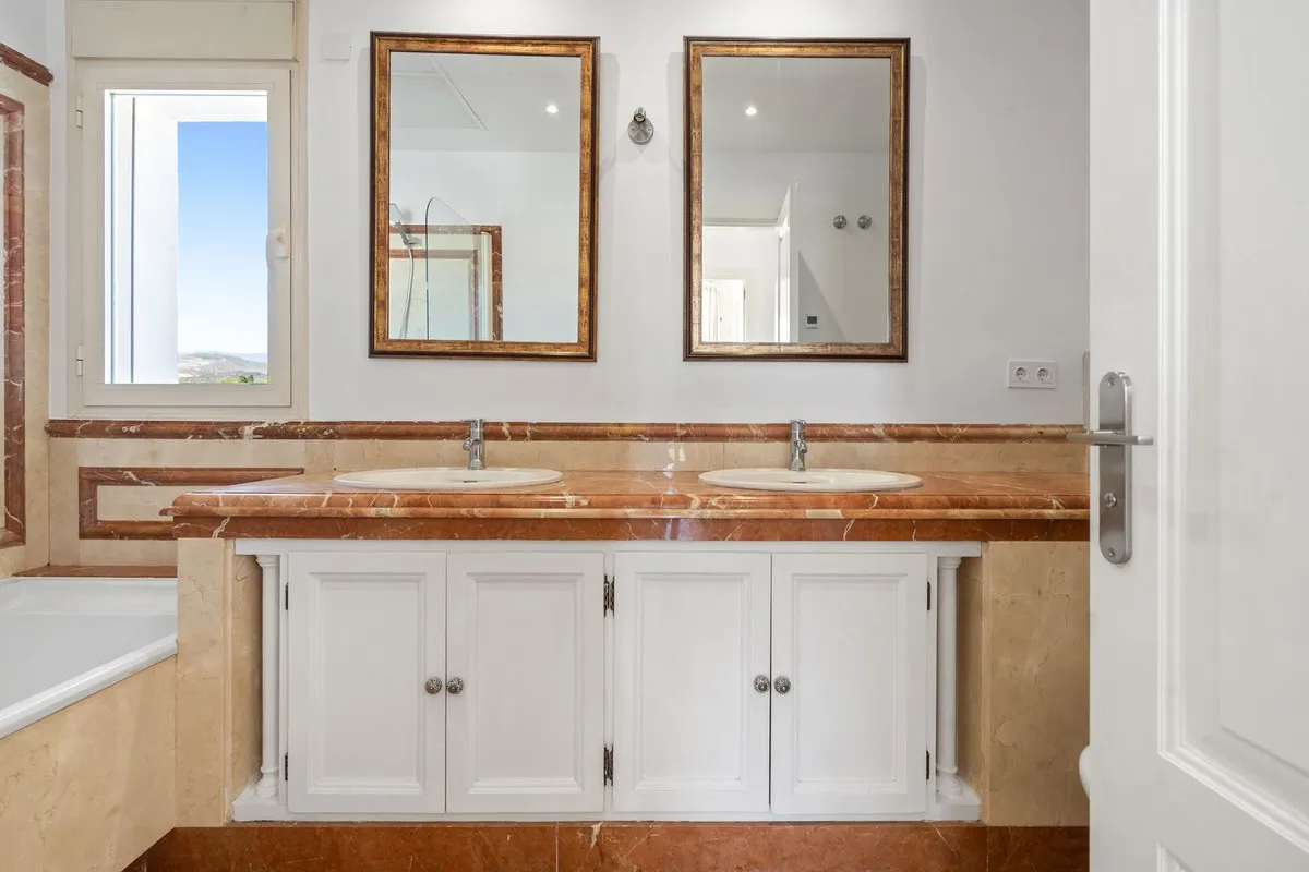 faab6dd5-57e9-44d7-a967-d74de065b87d