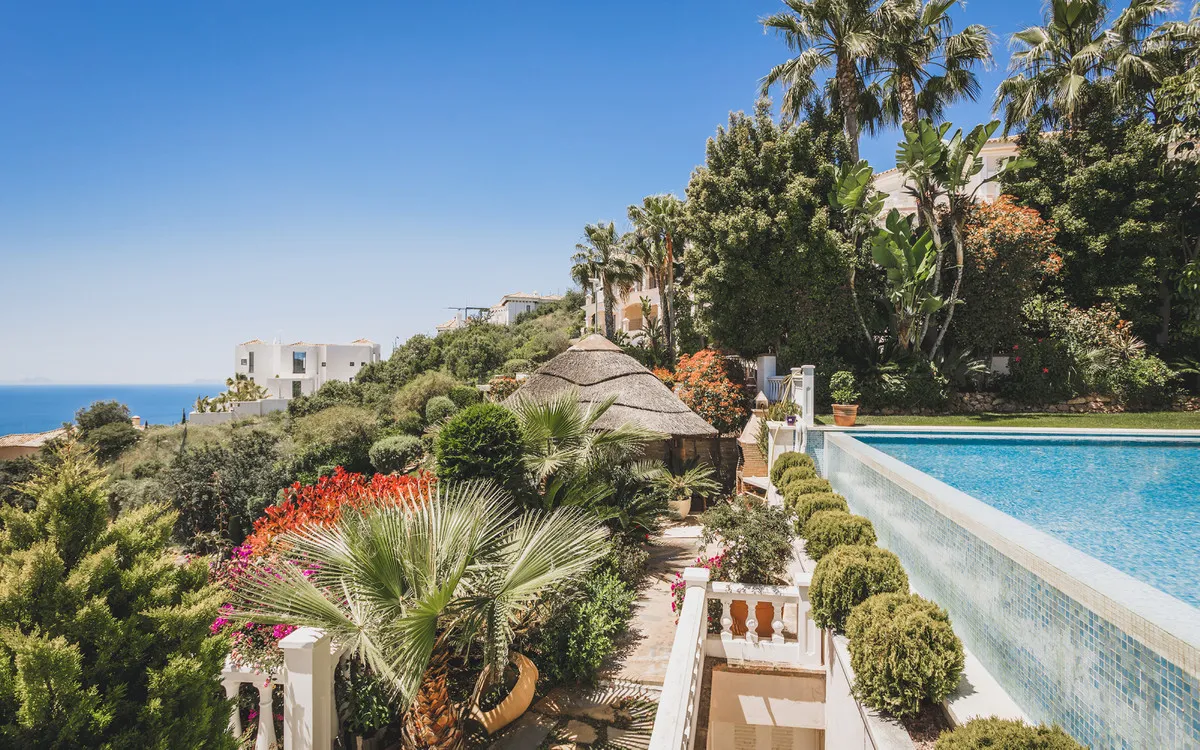 f11e571c-00f8-46f2-866f-a9505ae7ef75