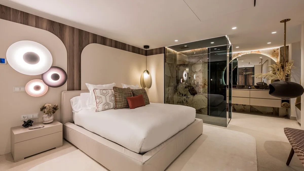 8cb042a9-d6e4-4106-84b2-2a3024c7f183