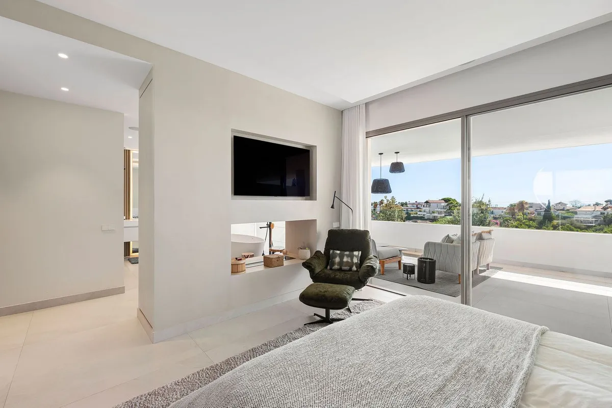 1b1c14c8-f9c0-4bed-84e8-85c98a5219d4