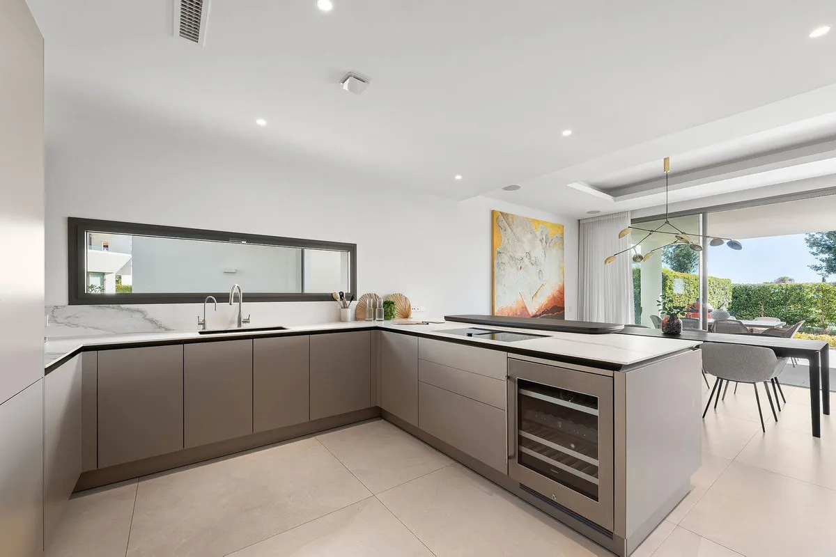 bbec92dd-9b4d-485d-998a-ac0a3785e8b0