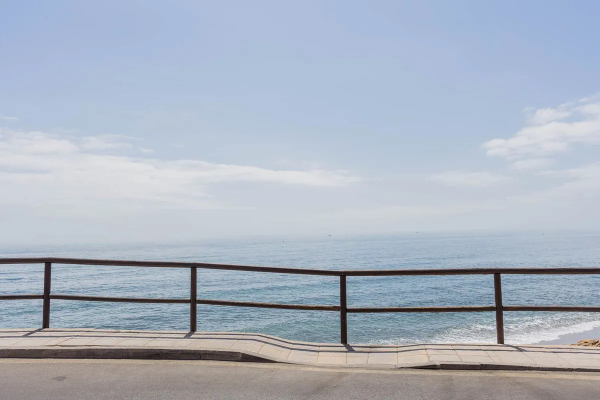 Calahonda Beachfront Paradise Apartment