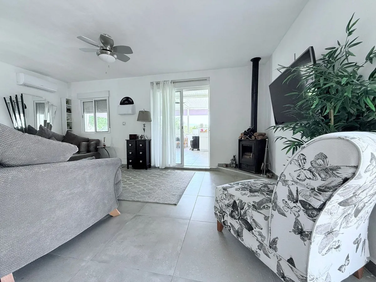 5729d4b8-10ec-41e1-b2a5-75b9740fa509