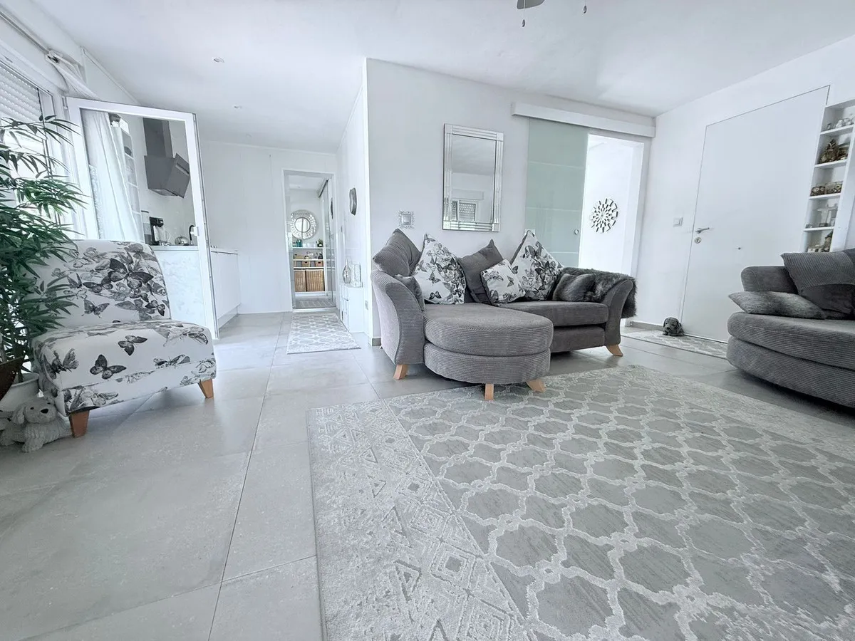 c396ff63-9960-4007-81eb-1e0fc39d2cc2