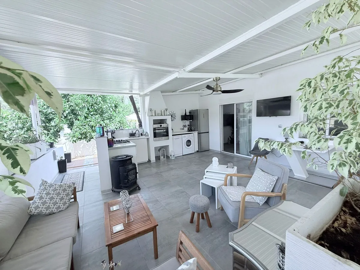 dbcf6908-74e0-42c1-8deb-793afcb76388