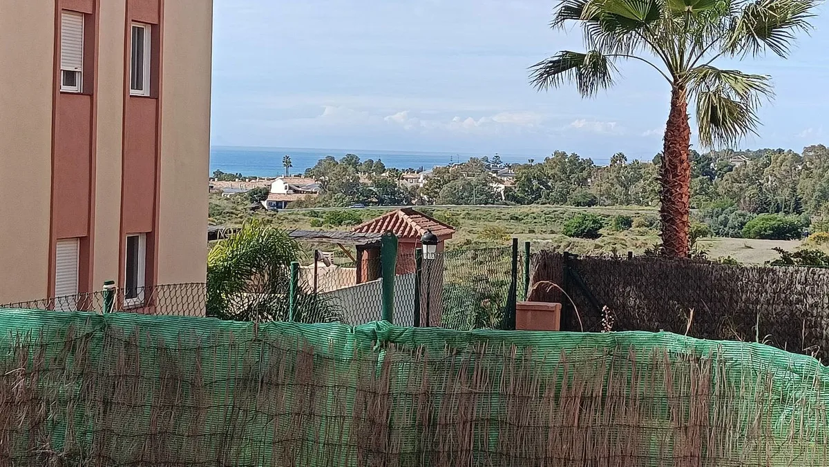 e4a03b8e-32a5-4ea9-a682-24399057b318