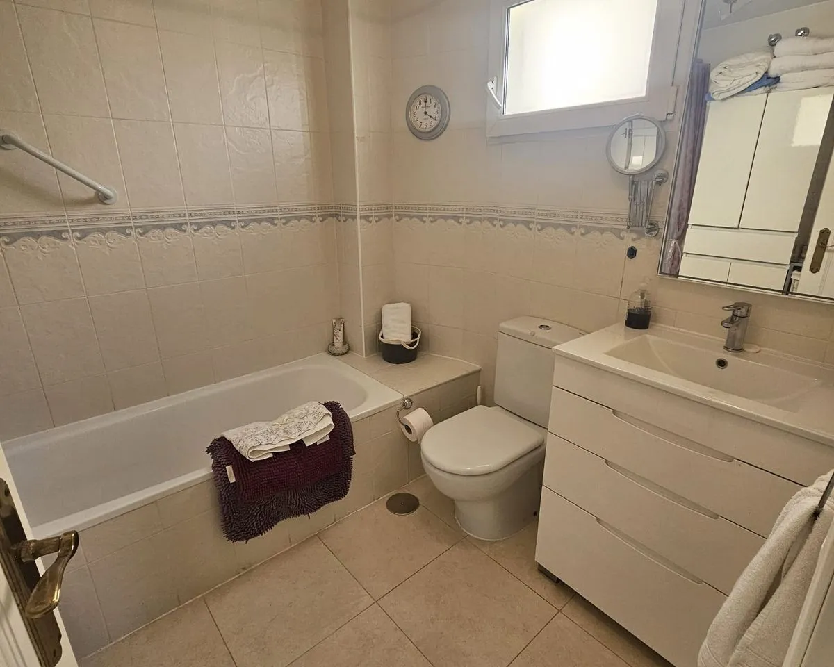 b517c704-7002-4f44-b06b-a90989c8253d