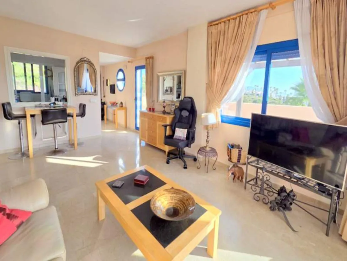 52d8d7a1-14eb-48ec-b77c-93e3c9bfc5bb