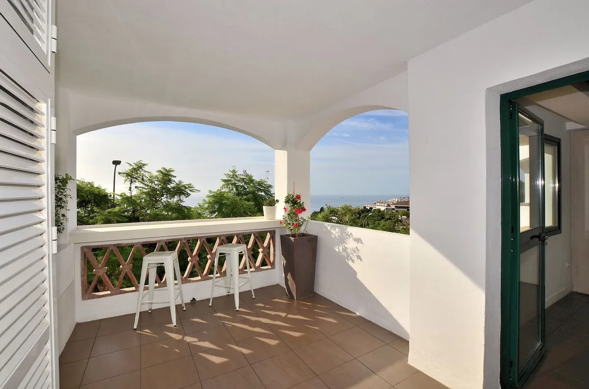 4ad8924c-49b4-40fc-87ab-00357df9ed37