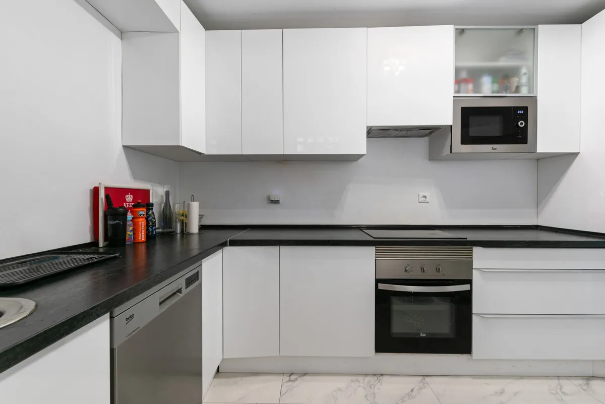 242e585e-d1e3-4df1-9099-be71350b955a