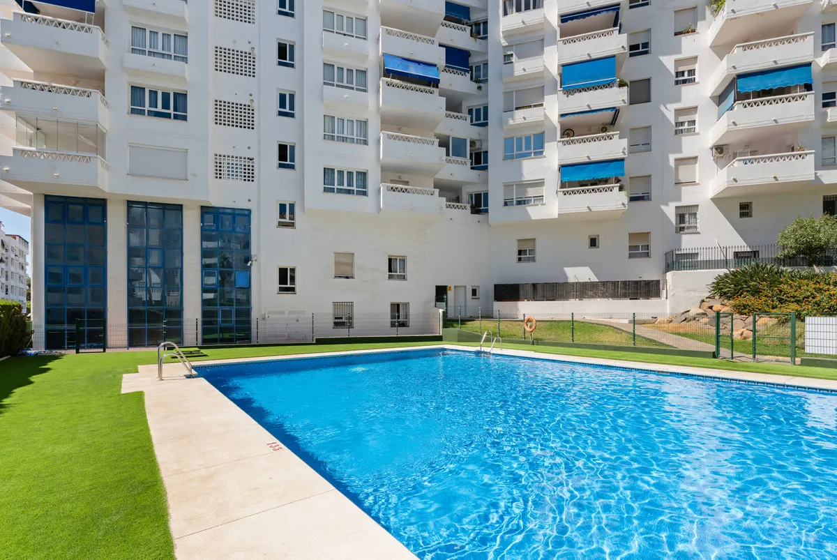 79bc40aa-d9f4-4953-acf5-23313fedc3d7