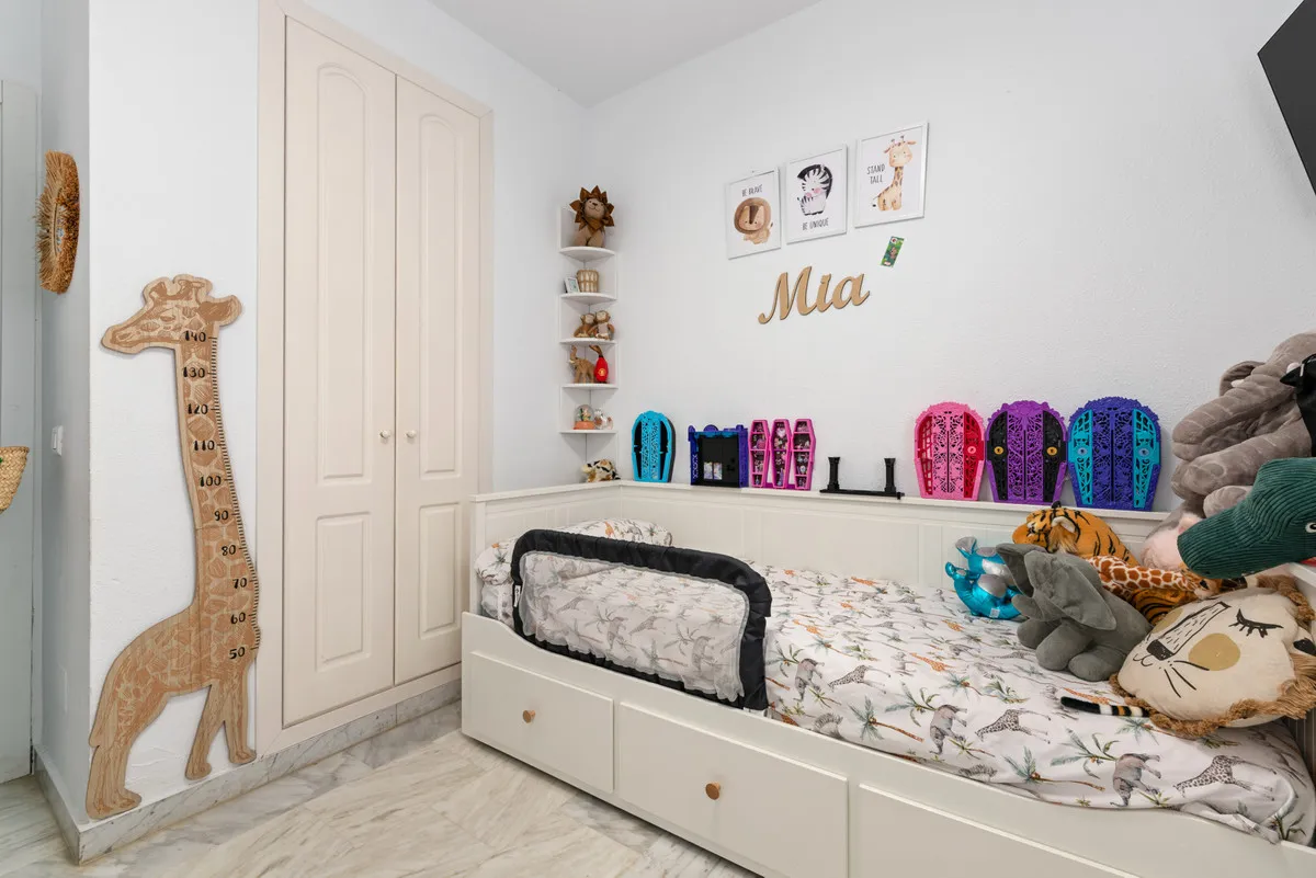 e3538428-d29f-4409-837f-24d5c8f83e58