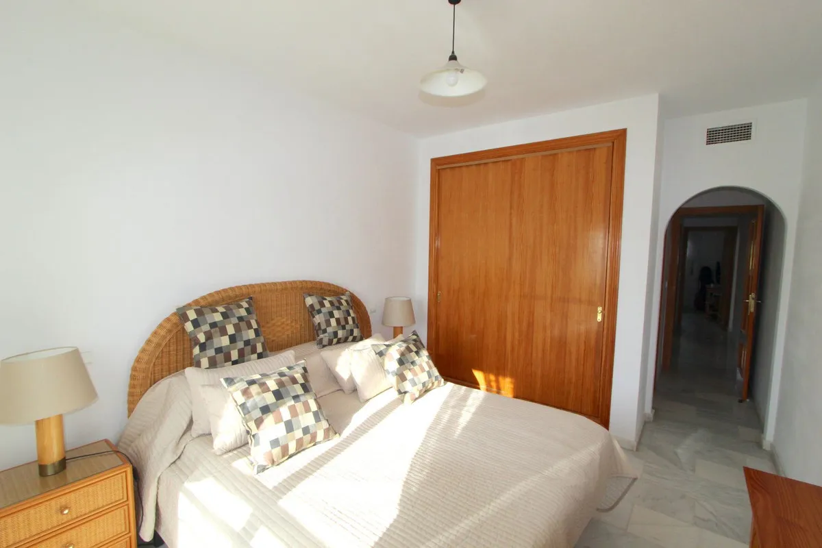 8a61de80-0de7-487c-8a12-97144b4a723d