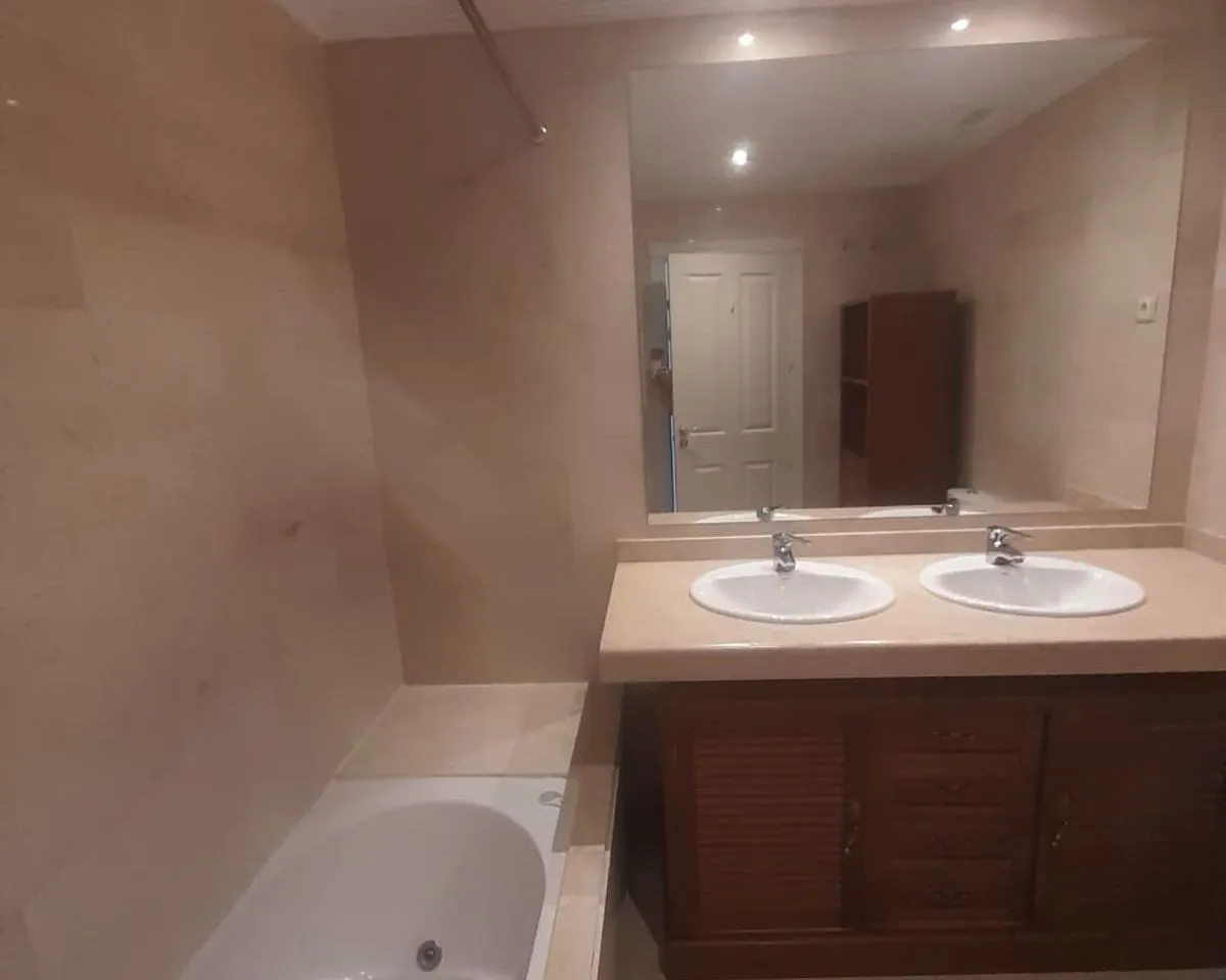 205aa063-c434-4e88-b01c-0a2eb527868f