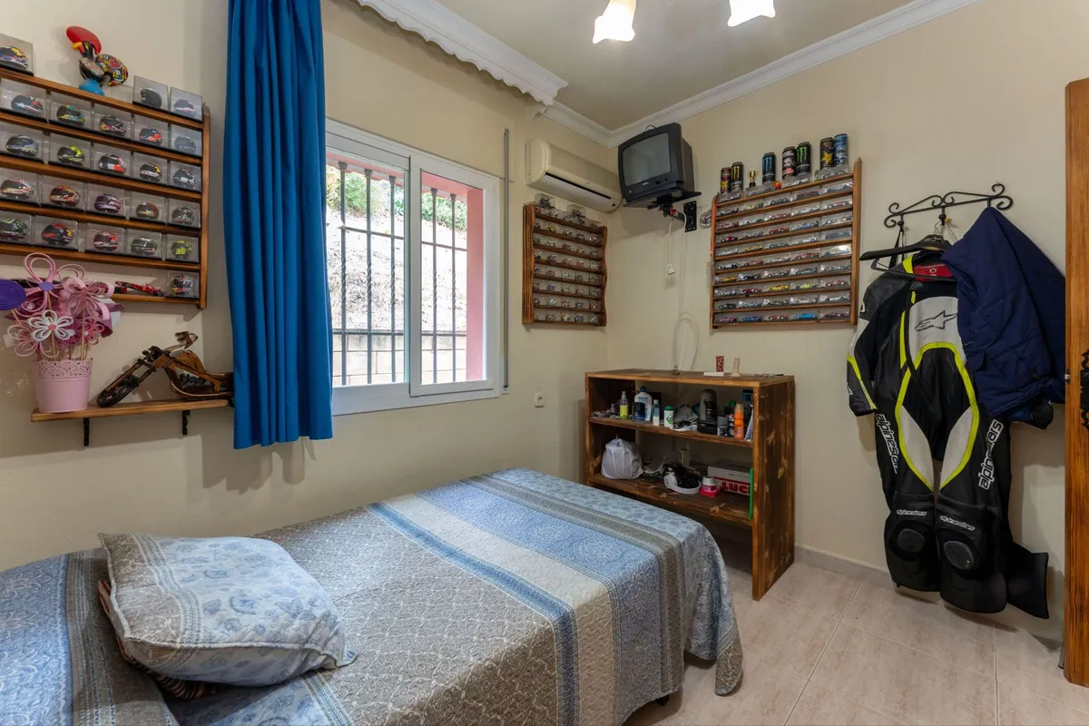 2d2c22a0-55a7-4b5c-8235-2594a82e4e03