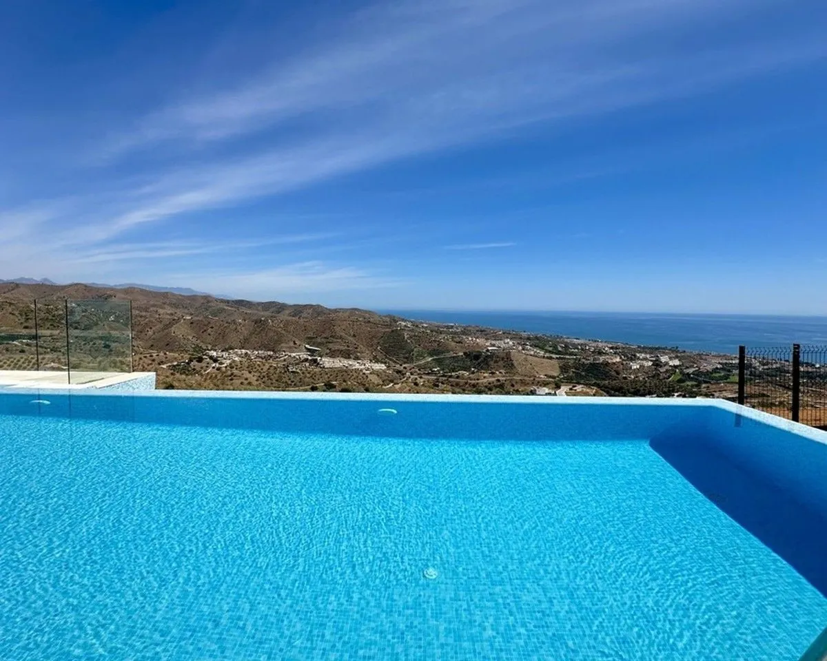 af1a7990-75d0-4e8c-bad4-19402d694e82