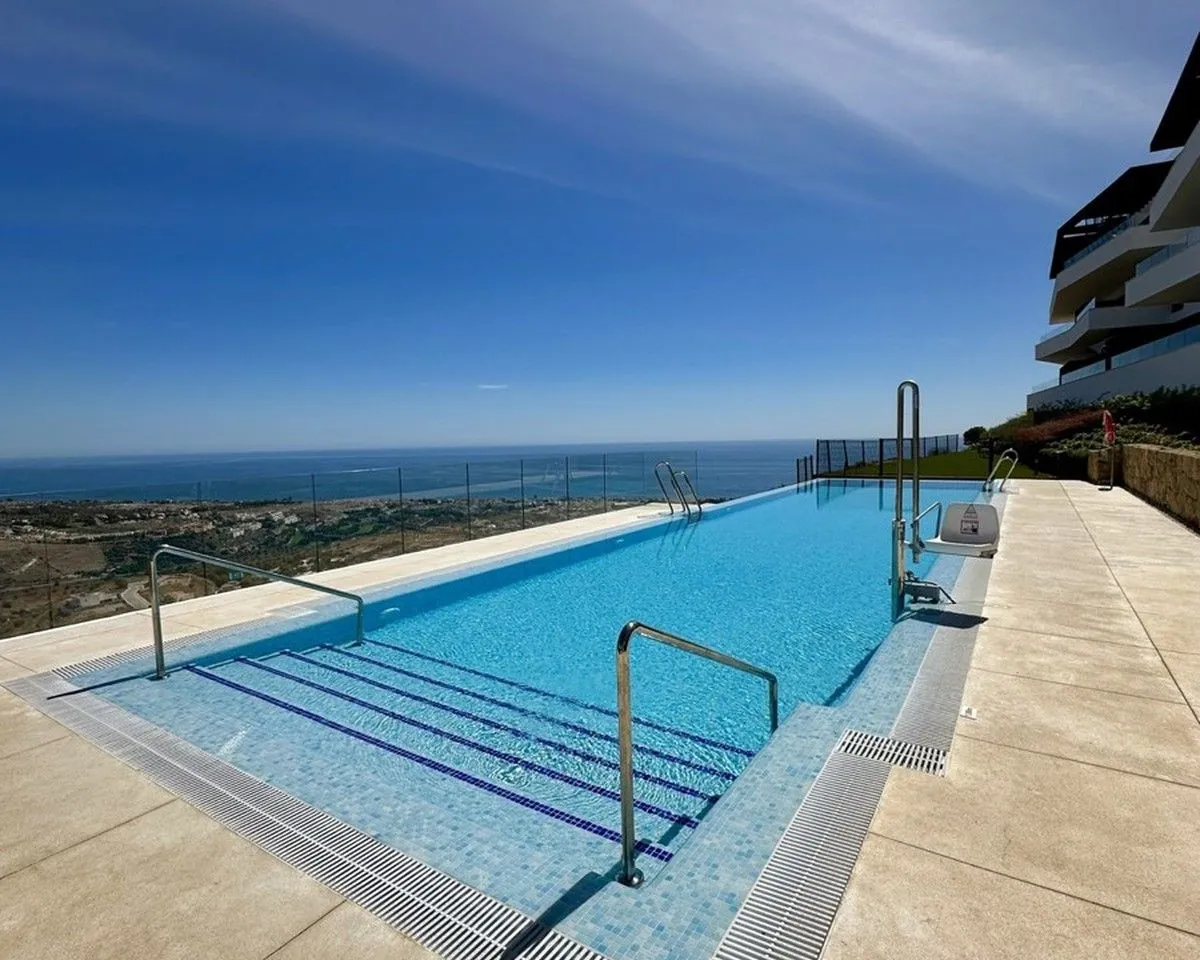 cf9b2bae-fffa-4c7c-97ac-e6a2bea00f18