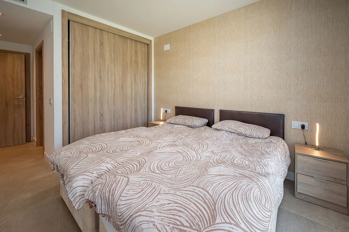 902996cf-5976-42a0-b94f-043da230e745