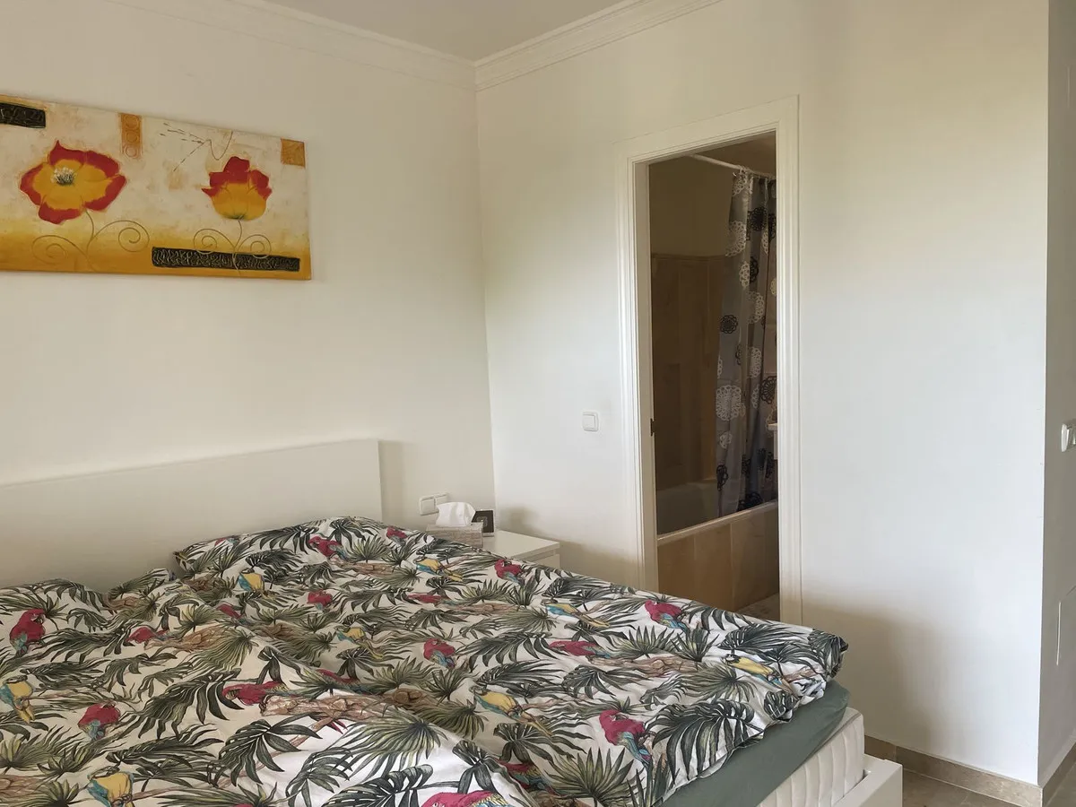 79fabbf4-04e1-43cf-8d98-a0638b099b90