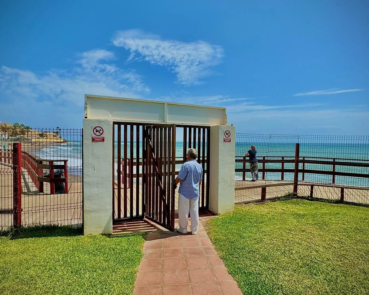 0c90d181-f003-4e2c-a1ea-c1fa475d6746