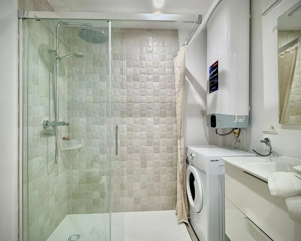 3c1068b5-76a7-40cc-9b82-bca9864ea0d8