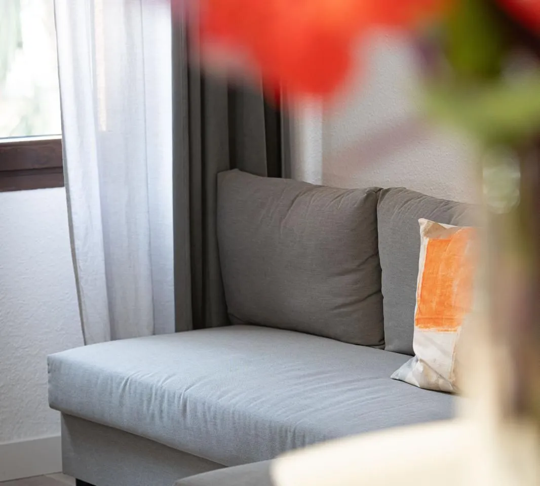 b7103812-a869-4abb-8ffc-63b6eca09309