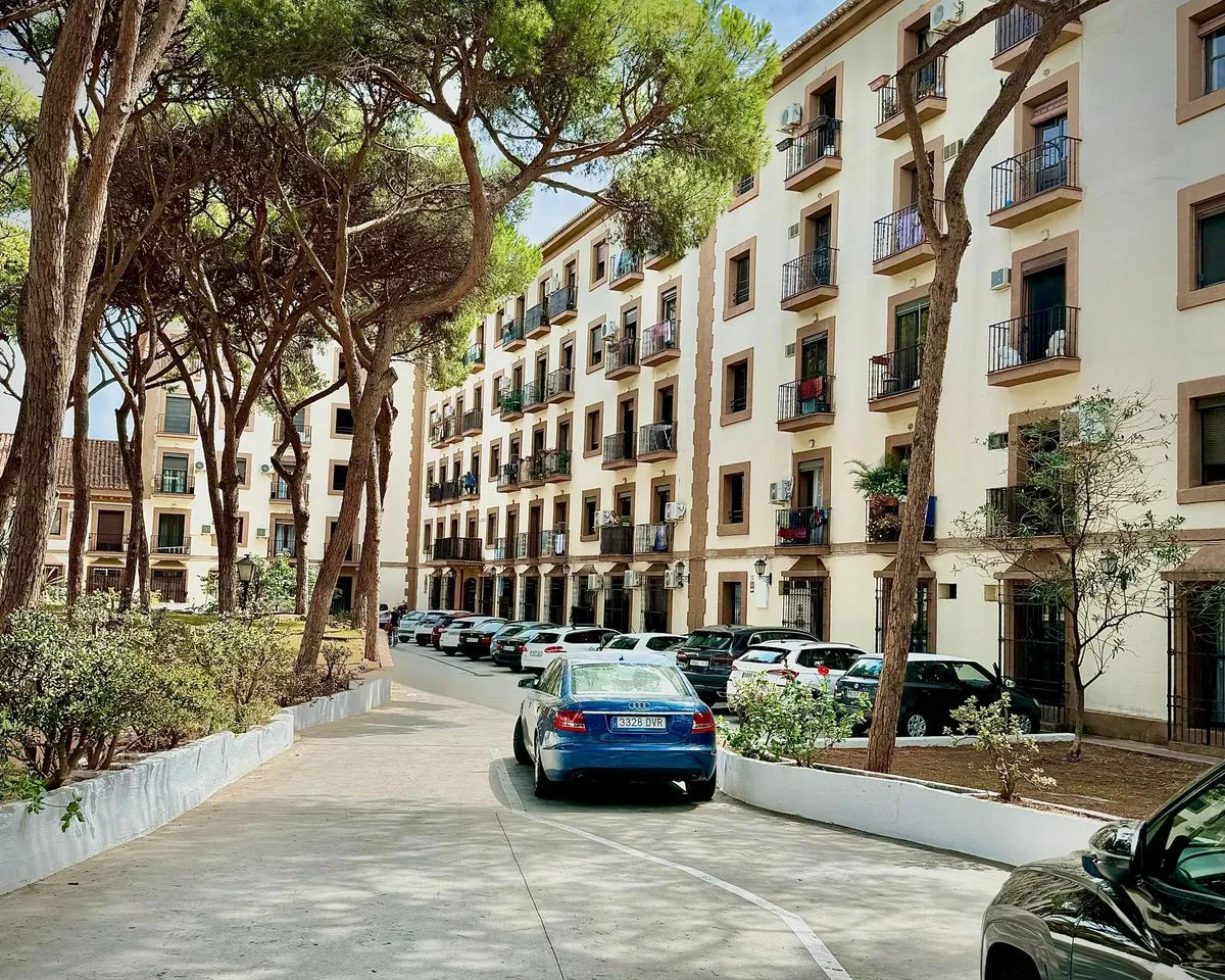 cf995bee-1b49-4ffc-a62b-ee154e2d5d9d