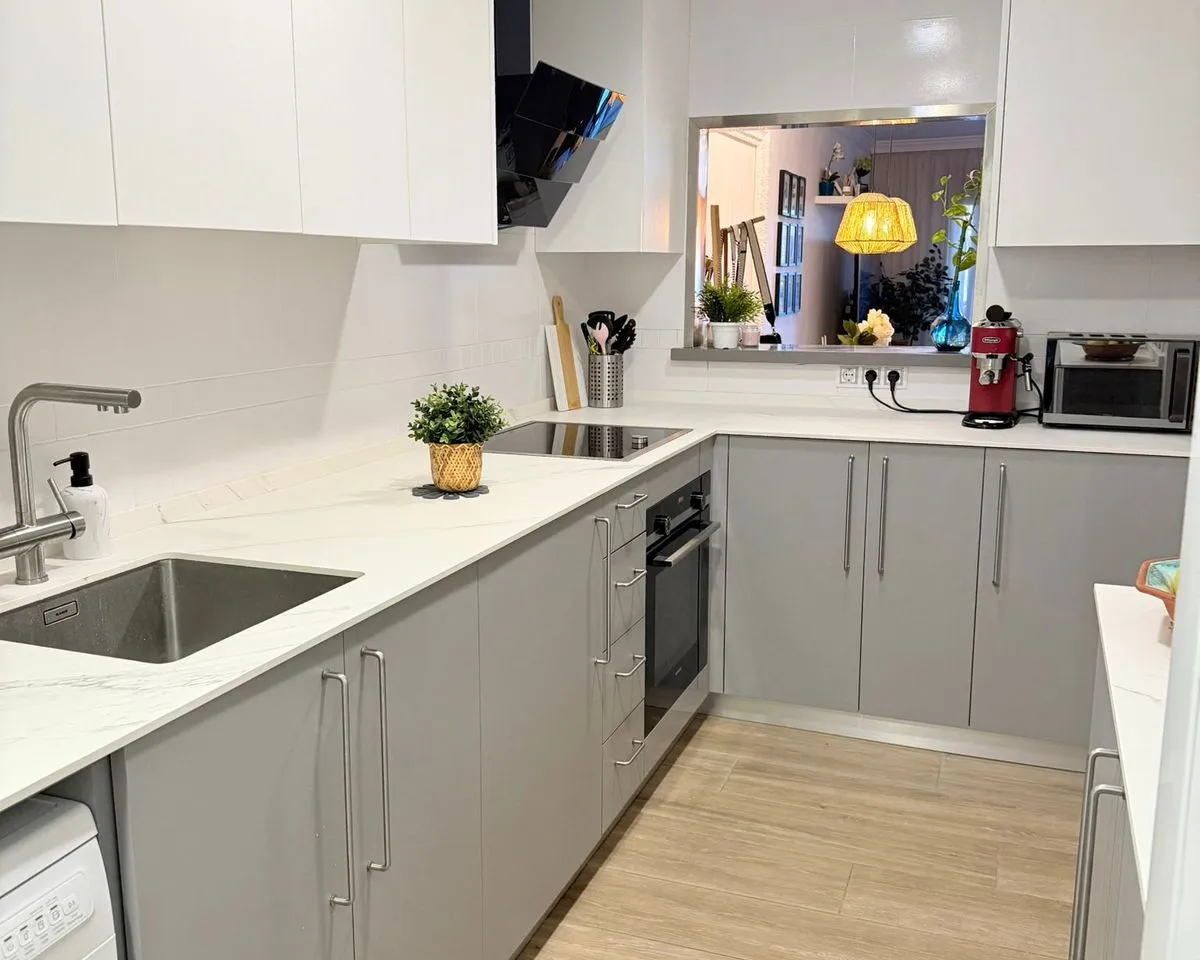 c2d0fbd3-b988-438d-ae66-a94990e5c83e