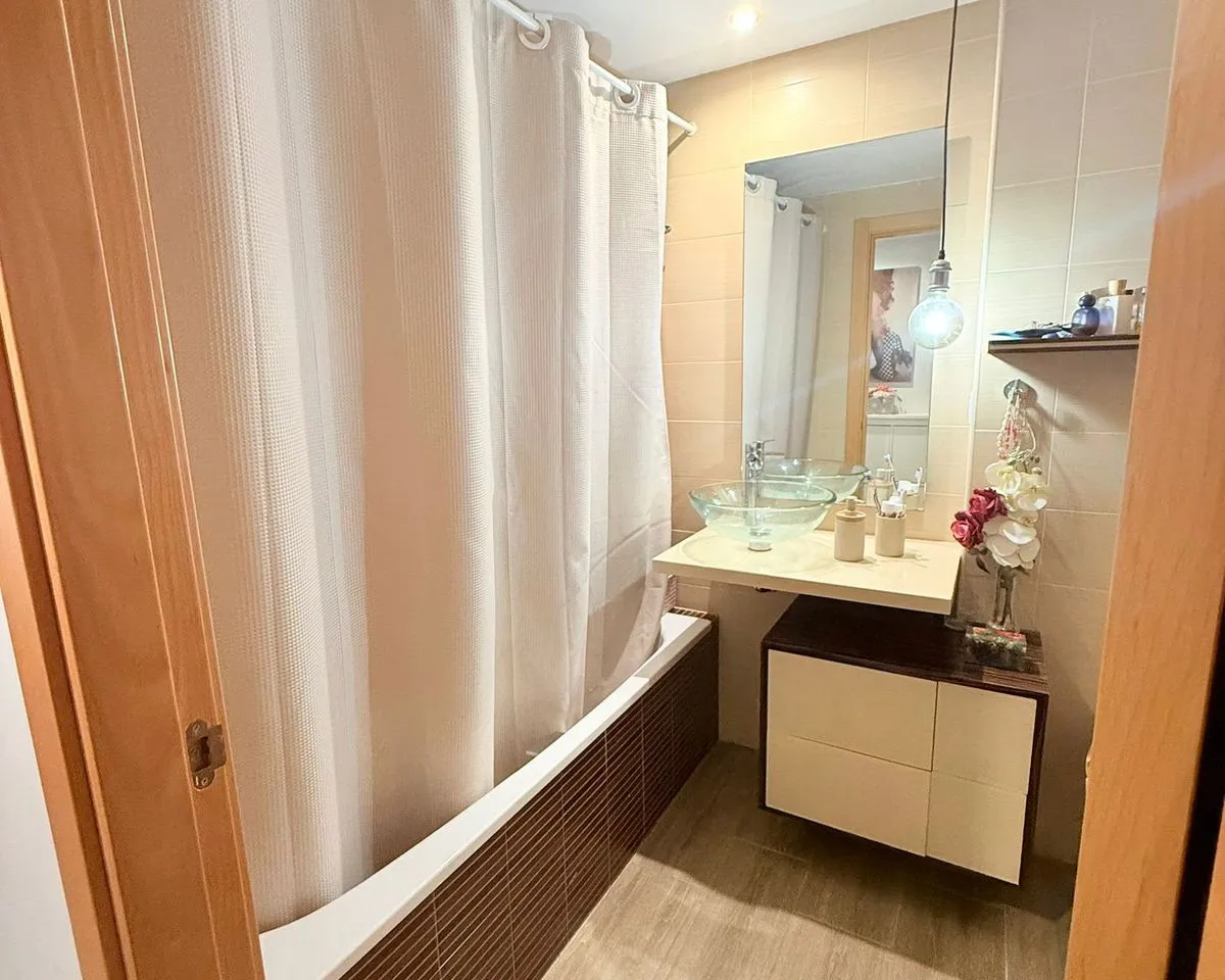 fe318cba-994f-4a16-b7e8-0294bba23524