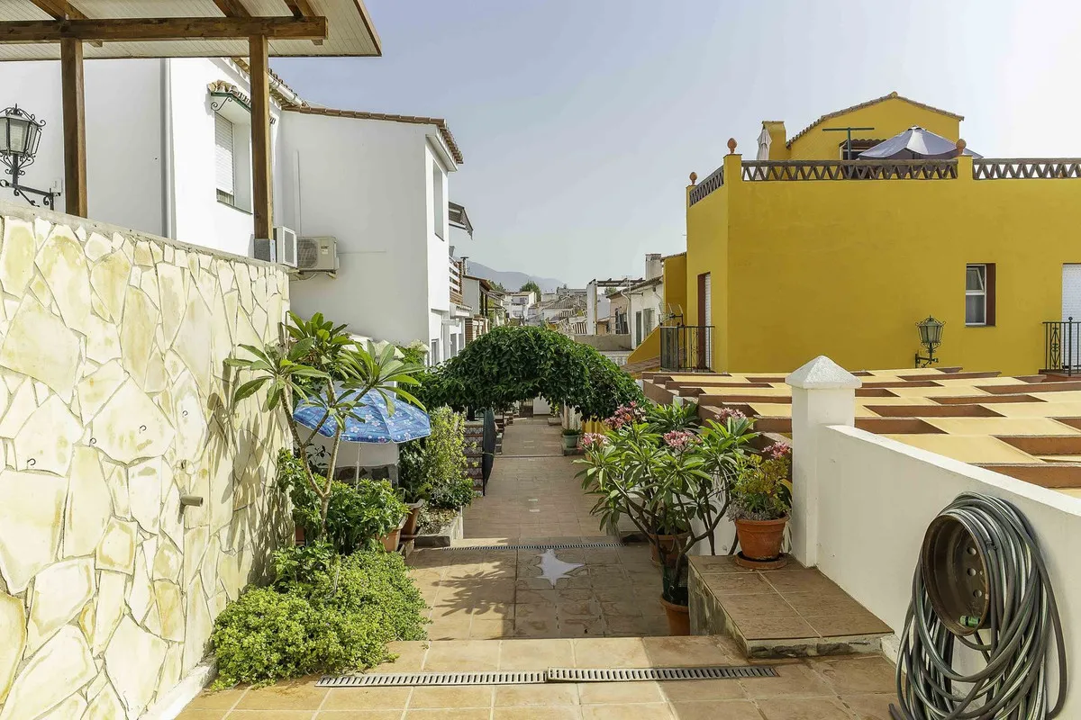 fdfe18c8-732d-474d-a228-5ab6ec66df10