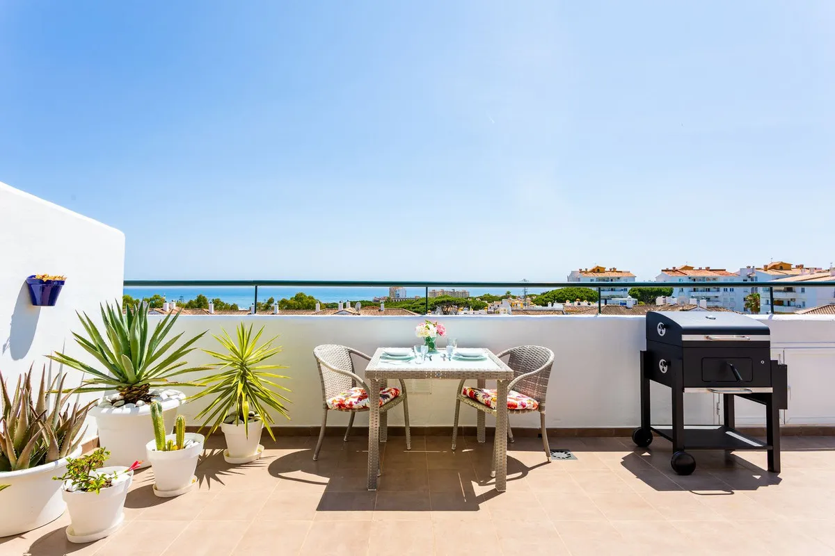 5afb76dd-2341-49e0-90a6-af134de280ea