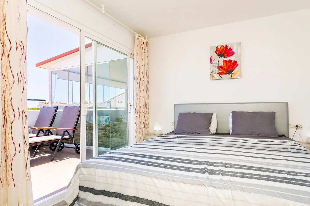 c9a5e594-73ef-4bd0-960c-d016c7d40fef