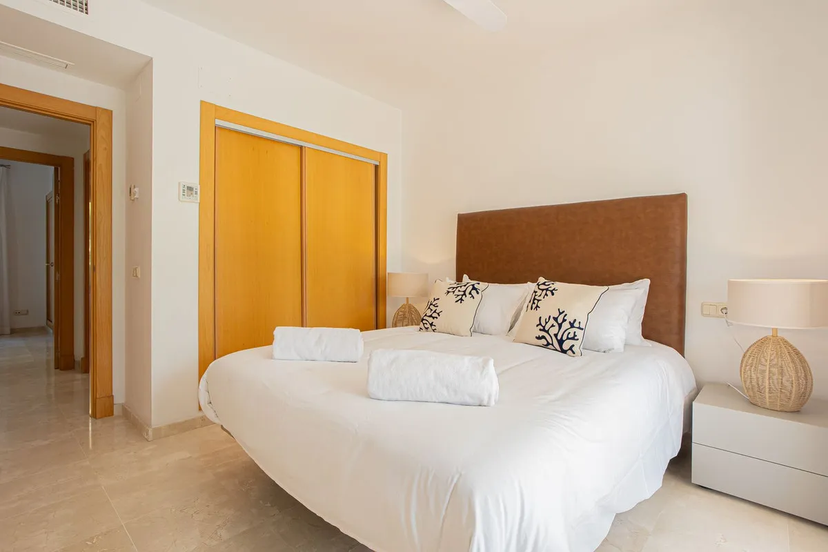 2c5ba897-034d-4199-bd6e-3452d9abd6db