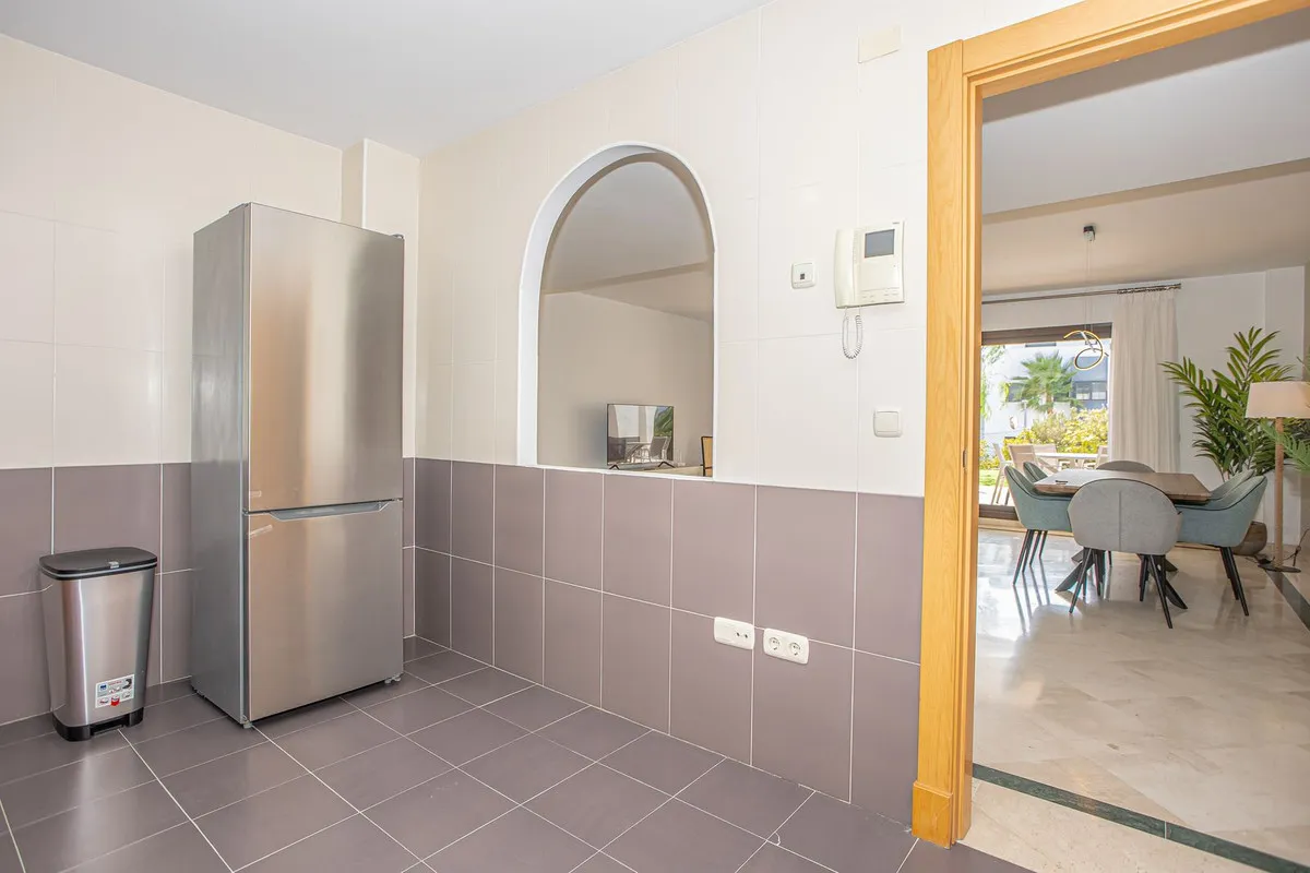 e007d926-1b6e-446a-a728-71d8a4a84f2c