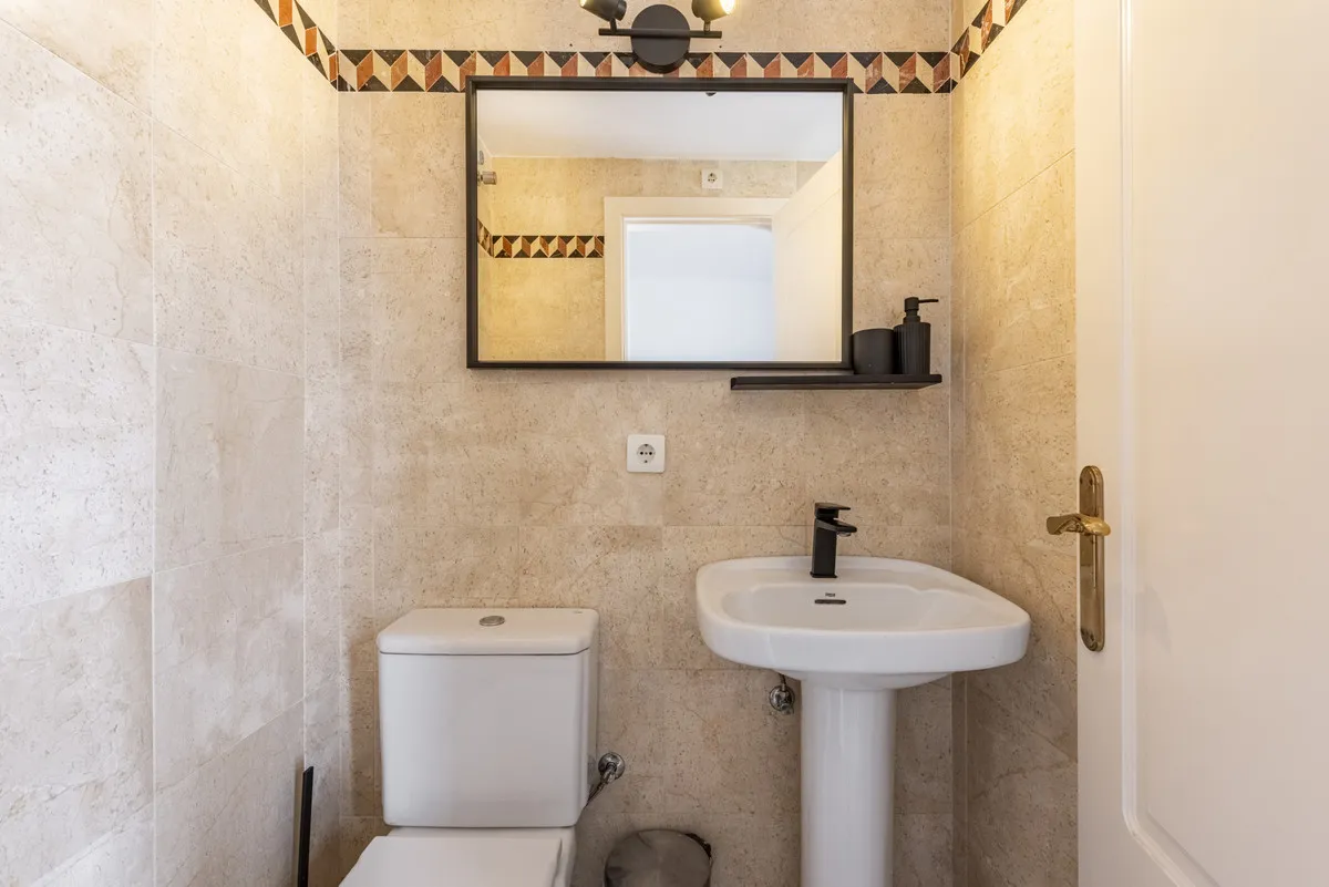 a1dc053d-fa2f-40a0-a287-ba8707cbe1eb