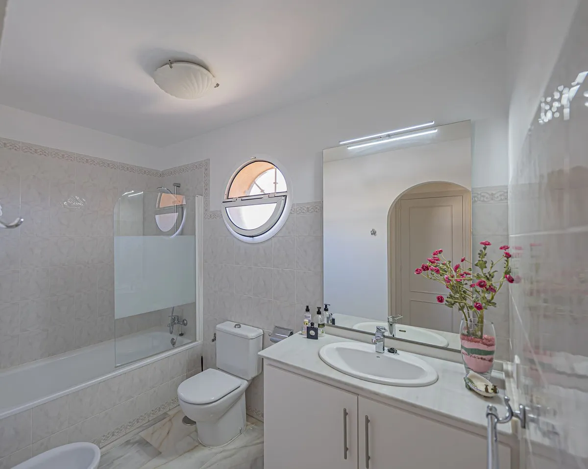 720c6e8b-75b9-45b5-a2a7-eef029f2dff2