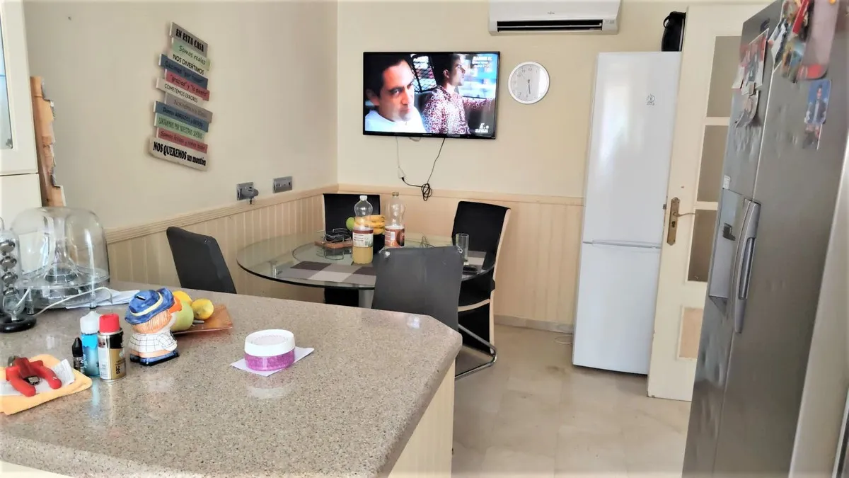 ee77ba8c-9ff0-4cbf-b6e5-f7a266ec1d89