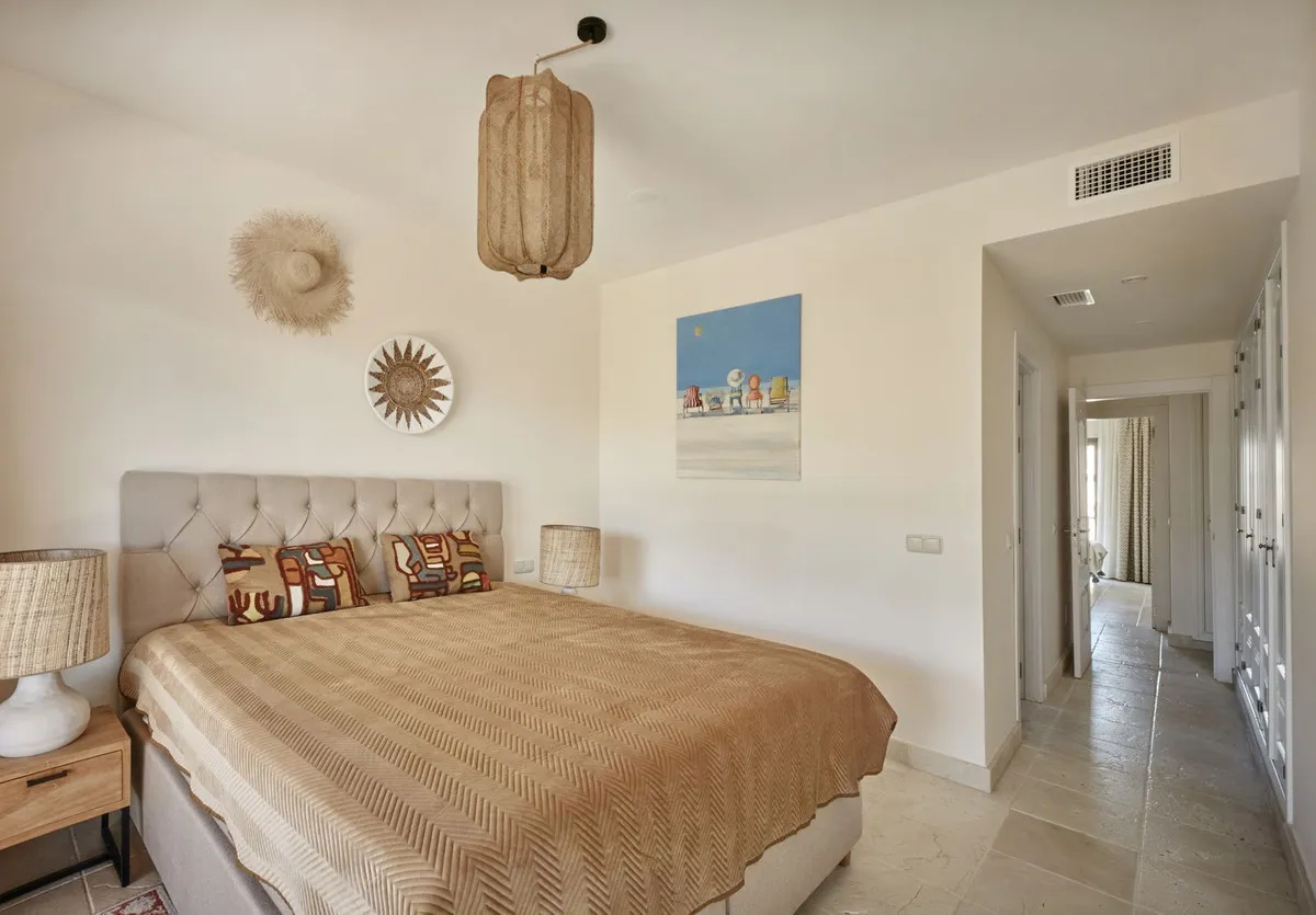 354b372e-540f-46b5-83e9-7441888b6135