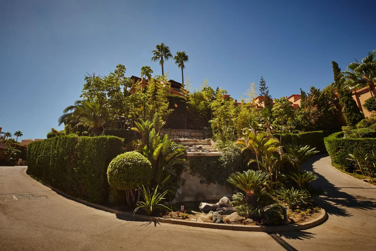 6dffaa8a-aa0e-4135-a74b-45ab10046919