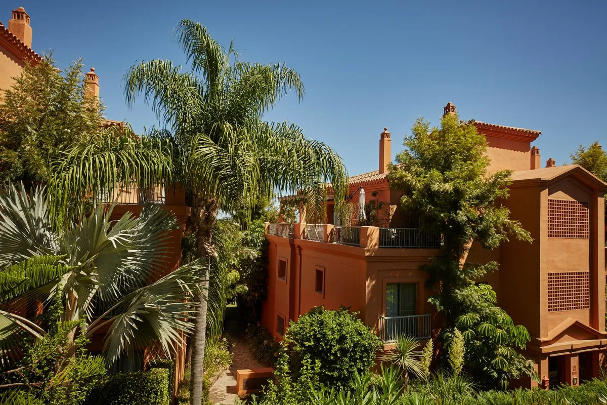 f2b99af9-2933-4ca6-a93f-b85e3638614c