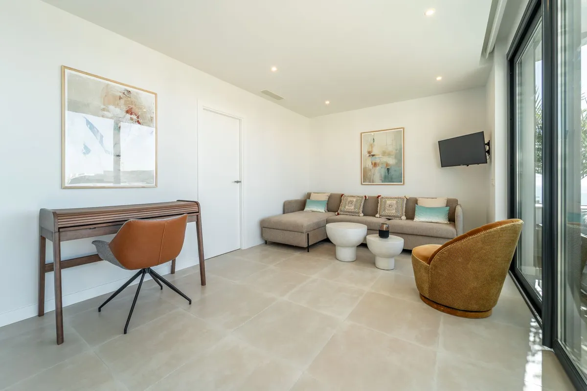 1f46112a-d2c7-4c06-857b-a6edb9f84afe